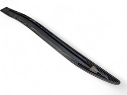 FRISO PORTA TRASEIRA DIREITA ONIX PRISMA 2013 A 2020 DETALHE