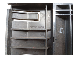 PORTA COPOS ESQUERDO HILUX SR SRV SW4 2005 A 2015 556250K010