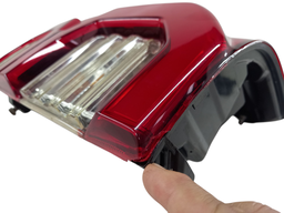 LANTERNA TRASEIRA DIREITA HILUX 2016 2017/ C/ LED C /DETALHE