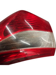 LANTERNA TRASEIRA DIREITA HB20 HATCH 2013 A 2019 C/ DETALHE