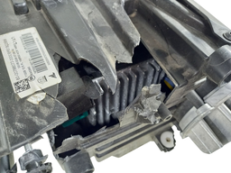 FAROL DIREITO RAM RAMPAGE 2024 2025/PRA RETIRAR PEÇAS