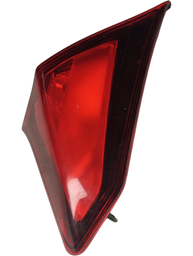 LANTERNA TRASEIRA ESQUERDA KICKS 2017 2018 A 2021 (MALA)