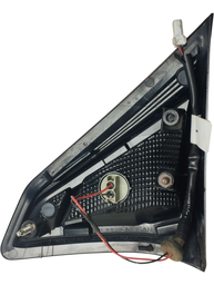 LANTERNA TRASEIRA ESQUERDA KICKS 2017 2018 A 2021 (MALA)