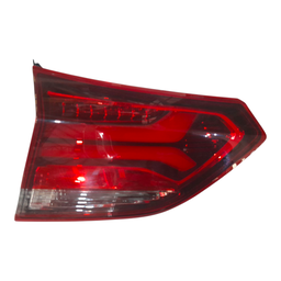 Lanterna Traseira Esquerda Tracker 2020 a 2025 (mala) C/ Led