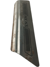 SOLEIRA PORTA TRASEIRA AÇO INOX NISSAN KICKS 2017 A 2025