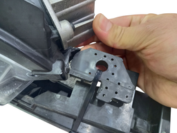 FAROL DIREITO PULSE FASTBACK 2022 2023 2024/SUPORTE QUEBRADO