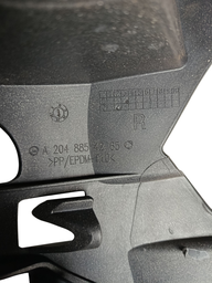 GUIA PARA-CHOQUE DIANTEIRO DIREITO MERCEDES W204 2011 A 2013