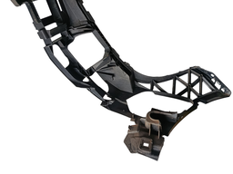 GUIA PARA-CHOQUE DIANTEIRO DIREITO MERCEDES W204 2011 A 2013