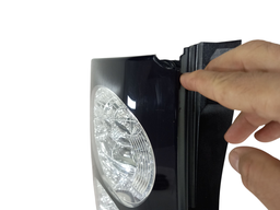 LANTERNA TRASEIRA ESQUERDA DISCOVERY 4 2014 A 2016 QUEBRADO