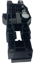 SUPORTE MAÇANETA DIANTEIRA ESQUERDA VERSA 2012 A 2020