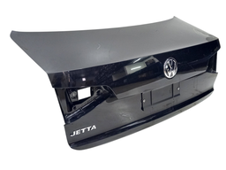 TAMPA TRASEIRA JETTA 2011 2012 A 2014 C/AMASSADO