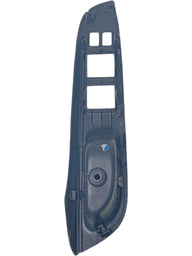 MOLDURA BOTÃO VIDRO DIANTEIRO ESQUERDO VERSA 2012 A 2020