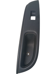 Moldura Botão Vidro Lado Direito Versa 2012 a 2020 Original