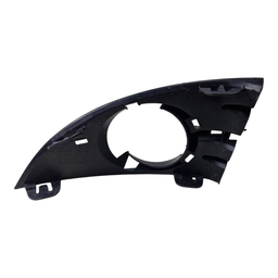 MOLDURA FAROL MILHA ESQUERDO NISSAN VERSA 2011 A 2018