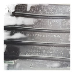 MOLDURA FAROL MILHA ESQUERDO DODGE JOURNEY 2008 A 2012