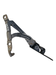 DOBRADIÇA TAMPA TRASEIRA DIREITA NISSAN SENTRA 2012 A 2016