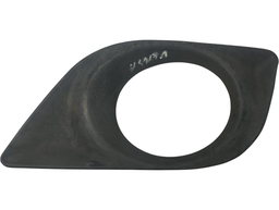 MOLDURA FAROL DE MILHA DIREITO NISSAN VERSA 2012 A 2020