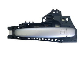 Maçaneta Ext. Diant/Tras Dir Audi A4 09/15 A5 12/16 C/Botão