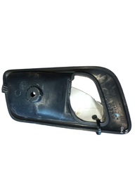 MOLDURA MAÇANETA INTERNA DIREITA DIANTEIRA FIAT PALIO SIENA 