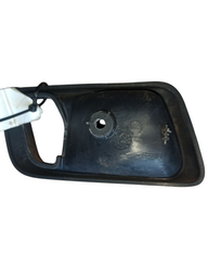 MOLDURA MAÇANETA INTERNA DIREITA DIANTEIRA FIAT PALIO SIENA 