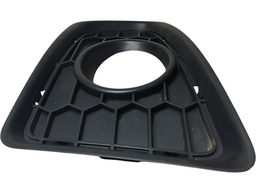 MOLDURA FAROL MILHA ESQUERDA RENAULT SANDERO 2008 A 2014