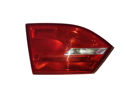 Lanterna Traseira Esquerda Jetta 2011 a 2014 (Mala) Sem/ Led