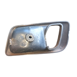 MOLDURA MAÇANETA INTERNA TRASEIRA ESQUERDA FIAT SIENA PALIO 