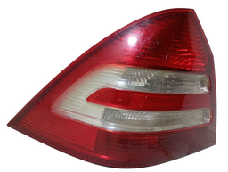 LANTERNA TRASEIRA ESQUERDA MERCEDES C180 200 2001/2007 CANTO