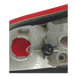 LANTERNA TAMPA TRASEIRA ESQ FOCUS SEDAN 16 A 19 F1EB13A603AB