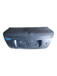 TAMPA CAPO TRASEIRO FIAT SIENA 2001 2006 DETALHE 