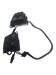 PAR BOTAO COMANDO VOLANTE BMW 130I 2008 2012  DETALHE