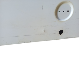 TAMPA TRASEIRA SUPERIOR KOMBI 1998 1999 A 2014