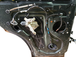 PORTA TRASEIRA ESQUERDA RANGE ROVER SPORT 2023 2024 2025/..