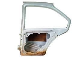 PORTA TRASEIRA DIREITA BORA 2001 2002 A 2011