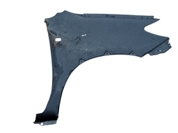 PARALAMA ESQ HILUX / SW4 12/15 C/ FURO PISCA S/ FURO MOLD