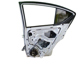 PORTA TRASEIRA DIREITA VERSA 2012 2013 A 2021