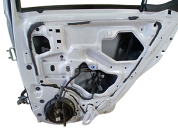 PORTA TRASEIRA DIREITA VERSA 2012 2013 A 2021