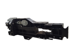 SUPORTE MAÇANETA TRASEIRA ESQUERDA MARCH 1.6 2013 A 2020