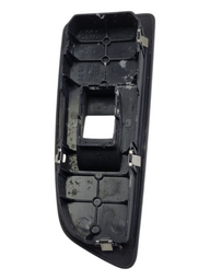 MOLDURA BOTAO VIDRO DIANTEIRA DIREITA BMW 130I 2008 2012