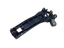 SUPORTE MAÇANETA TRASEIRA DIREITA MERCEDES A190 1999 A 2005