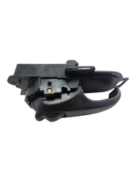 MACANETA INTERNA DIANTEIRA DIREITA NISSAN TIIDA 2008 2013