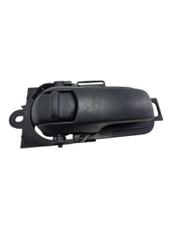 MACANETA INTERNA DIANTEIRA DIREITA NISSAN TIIDA 2008 2013