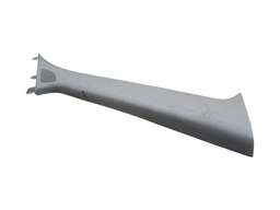 MOLDURA DA COLUNA PARA-BRISA DIREITA KICKS 2020/2024