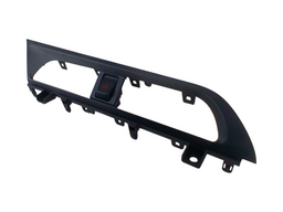 BOTÃO PISCA ALERTA KICKS COM MOLDURA 2023/2025