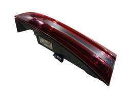 LANTERNA TRASEIRA ESQUERDA FASTBACK 2022/ (MALA)