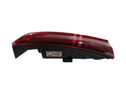 LANTERNA TRASEIRA ESQUERDA FASTBACK 2022/ (MALA)