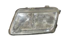 Farol Esquerdo Audi A3 1997 a 2000 Hella Detalhe