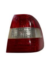 Lanterna Traseira Direita Polo Sedan 2003 a 2006 (canto)
