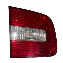 Lanterna Traseira Esquerda Polo Sedan 2003 a 2006 (Mala)