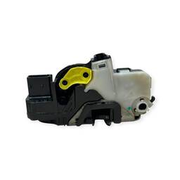 FECHADURA PORTA DIANTEIRA ESQ CRUZE12/16 TRACKER 14/19 5PINO